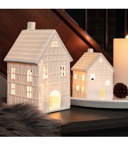 Порцеланова светеща къщичка, Малка полудървена фасада