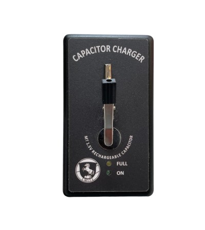 Quick charging apparatus for MT 1.5 V capacitors battery