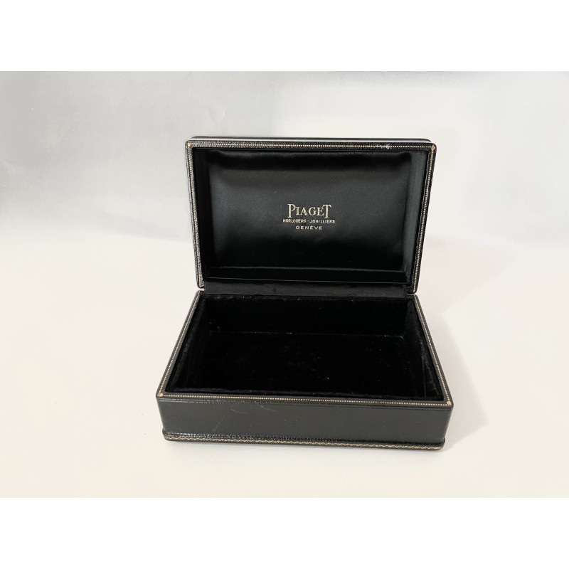 Винтидж черна кутия за часовник Piaget от 1970-те Винтидж черна кутия за часовник Piaget от 1970-те