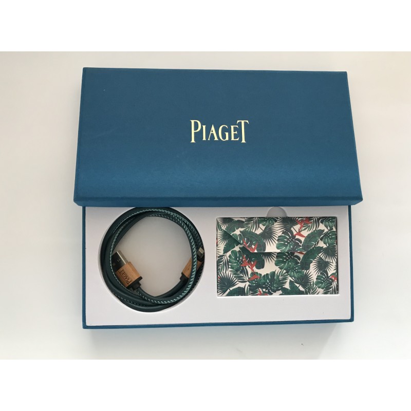 USB зарядно за iPhone Piaget с оригинална кутия USB зарядно за iPhone Piaget с оригинална кутия
