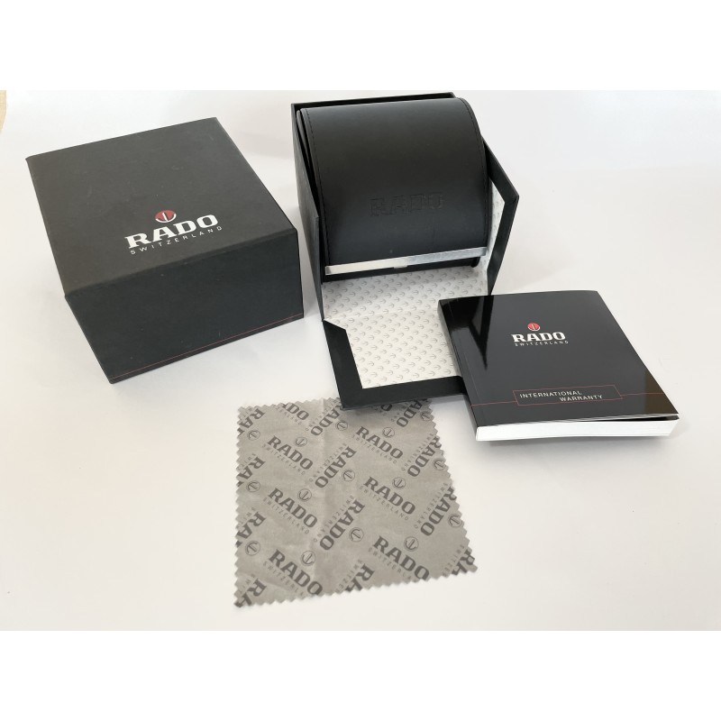 Кутия за часовник Rado с книжка Кутия за часовник Rado с книжка