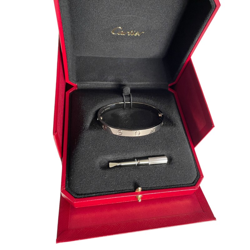 Нов бял златен гривна Cartier 18k размер 17 Нов бял златен гривна Cartier 18k размер 17