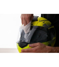 QUIXX Acrylic Scratch Remover, Scratch & Scuff Remover for Acrylic & Plexiglass Surfaces on Cars, Motorcycles, Boats, Caravans & Household Items, ref. 10003, Made in Germany,