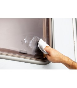 QUIXX Acrylic Scratch Remover, Scratch & Scuff Remover for Acrylic & Plexiglass Surfaces on Cars, Motorcycles, Boats, Caravans & Household Items, ref. 10003, Made in Germany,