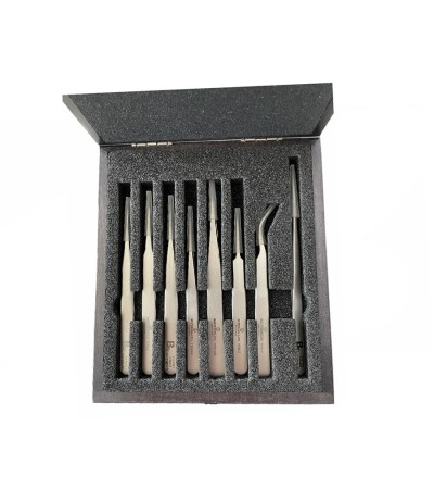 Bergeon 7026 set of 8 antimagnetic tweezers in wooden box