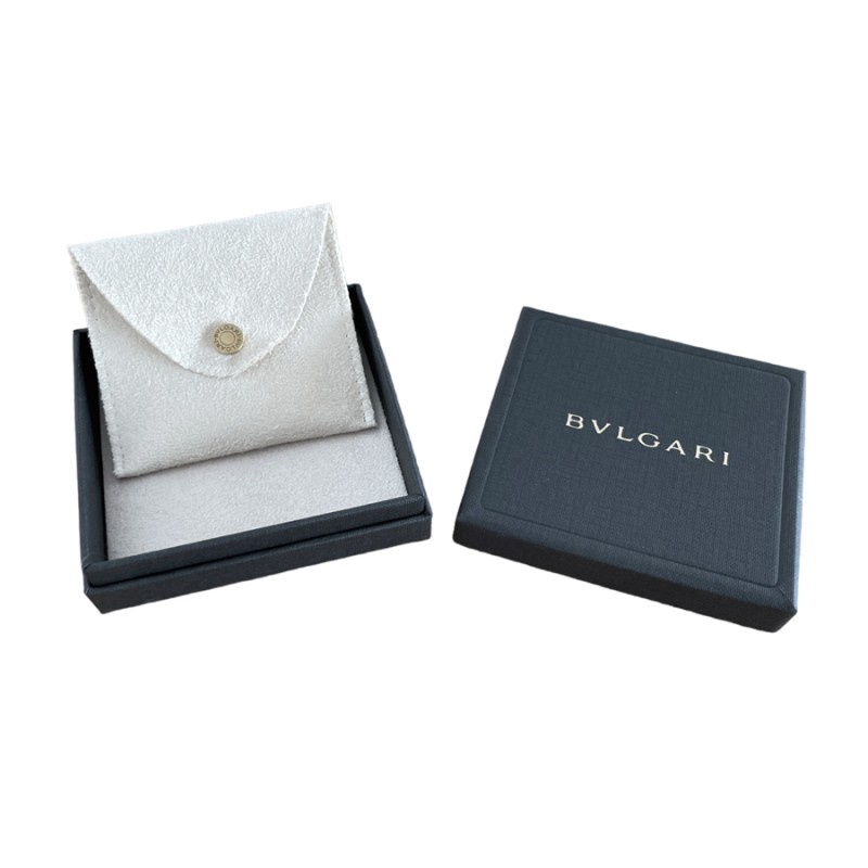 Картонена кутия Bvlgari с пликчета за сребърни бижута Картонена кутия Bvlgari с пликчета за сребърни бижута
