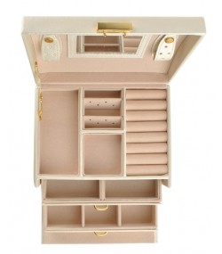 Beautylushh Beige Jewelry Box