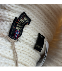 Ladies Jaeger LeCoultre winter hat by Napapijri one size