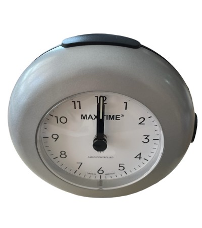 Maxitime radio controlled alarm clock with snooze, crescendo alarm, light, 2 hands, round silver housing